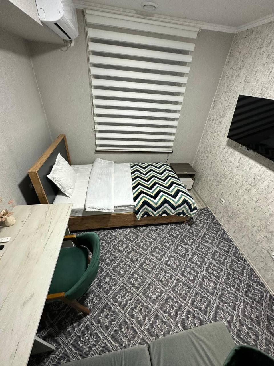 Cube House Osh Hotell Exteriör bild